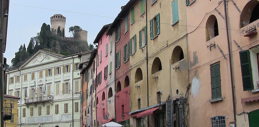 Read more about the article Discover the village of Brisighella and taste the Spoja Lorda