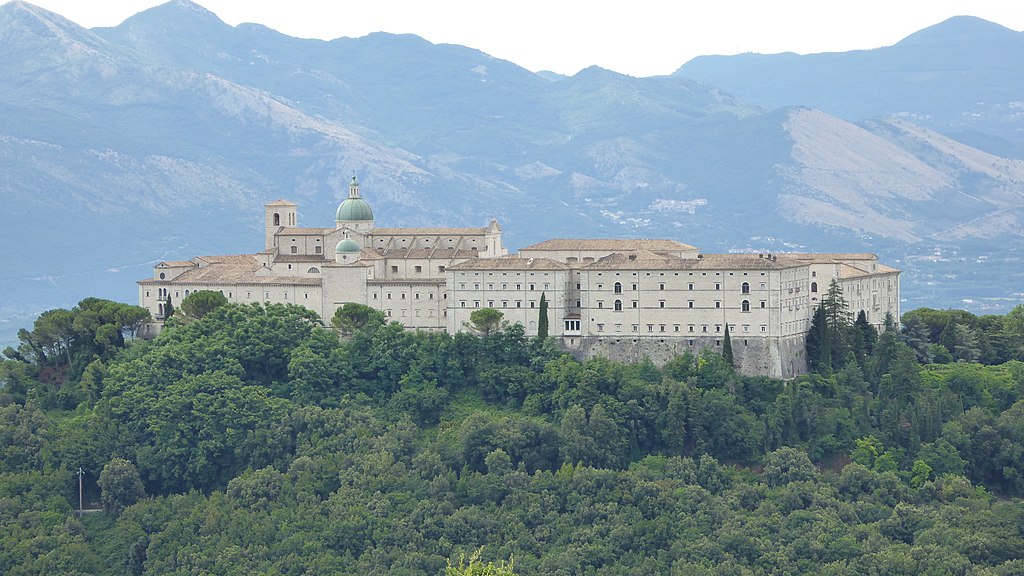 Read more about the article Discover Montecassino Abbey: a breathtaking monastery