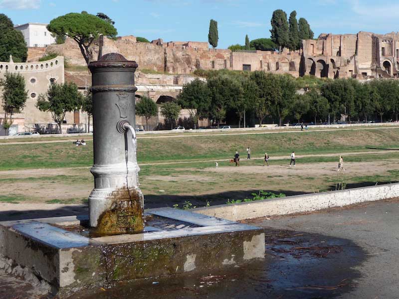 Read more about the article Nasoni: the typical drinking fountains in Rome