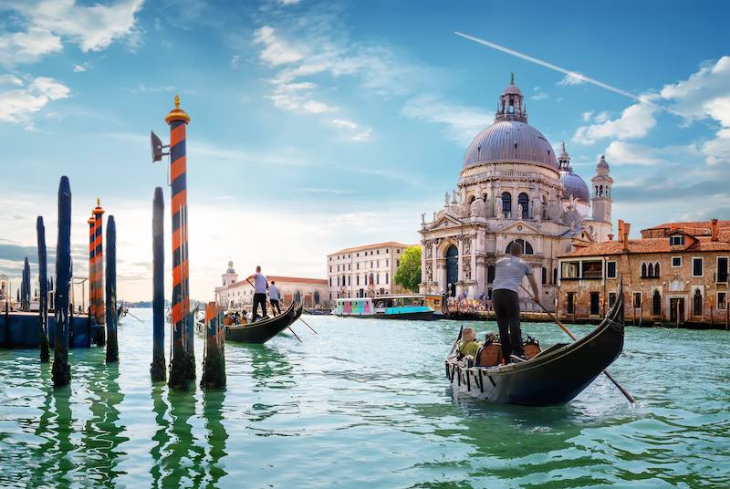 Read more about the article Venice’s charateristic Gondola: curiosities about this typical boat