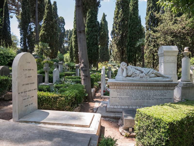 Read more about the article A Walk through Rome’s non-Catholic Cemetery: a blend of Art, History and Culture