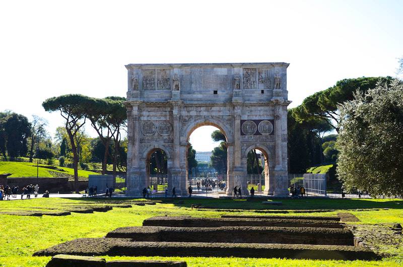 Read more about the article The Arch of Constantine: A Must-Visit Monument Near the Colosseum