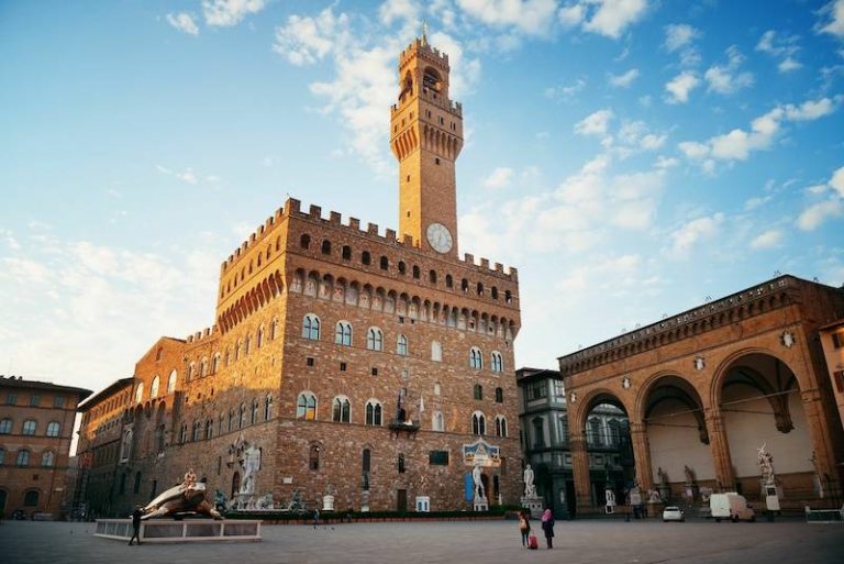 Read more about the article Discover the Secrets of Palazzo Vecchio: Florence’s Iconic Town Hall