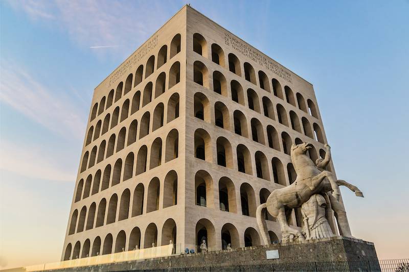 Read more about the article Discovering the Square Colosseum: from Fascist symbol to Modern Architecture:
