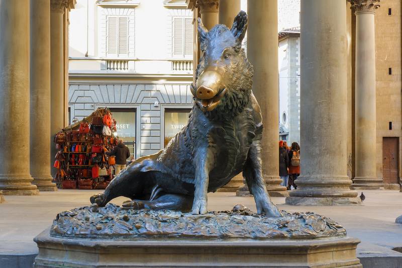 Read more about the article Discover Fontana del Porcellino: Legends and Traditions at Loggia del Mercato Nuovo