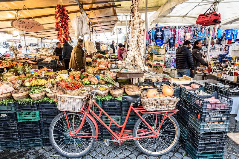 Read more about the article Mercato di Campo de’ Fiori: discover Rome’s oldest Market