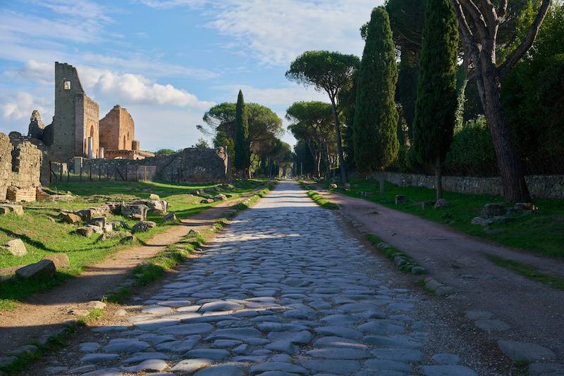 Read more about the article Step into History: Guided Walking Tours of Via Appia Antica