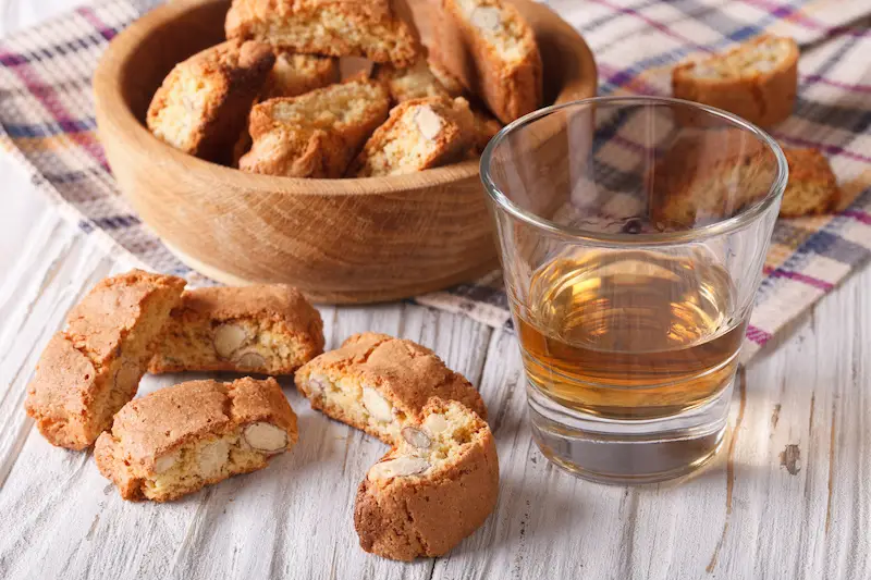 Read more about the article Savor the Tradition: Cantucci and Vin Santo in Tuscany